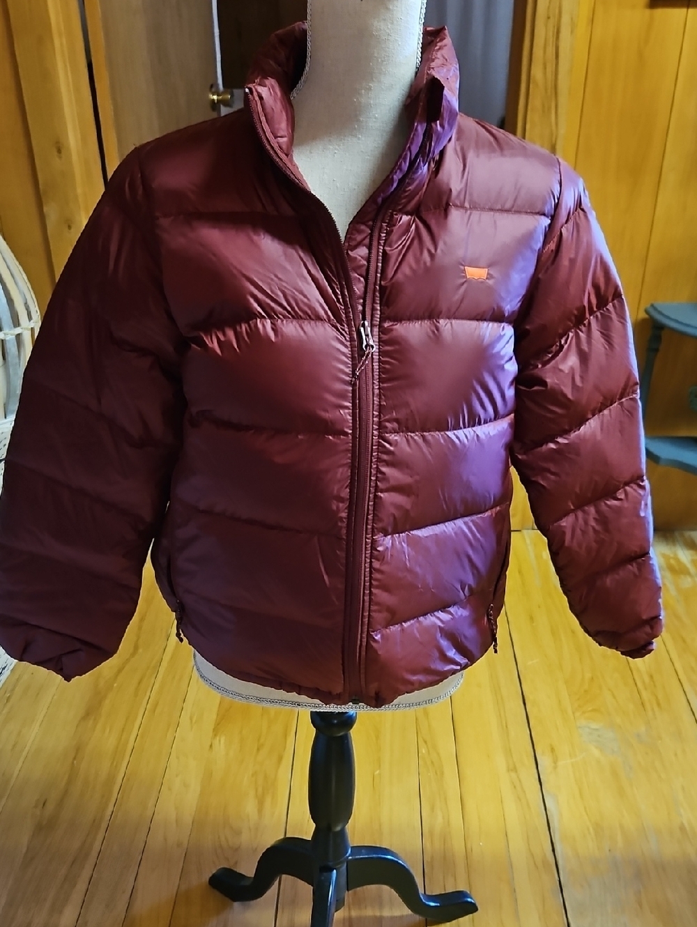 Burgundy Levis Puffer Jacket - Lightweight Warmth Medium
